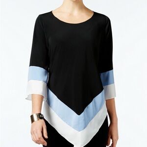 Size 14 Alfani Top. Flows. V shaped color block.